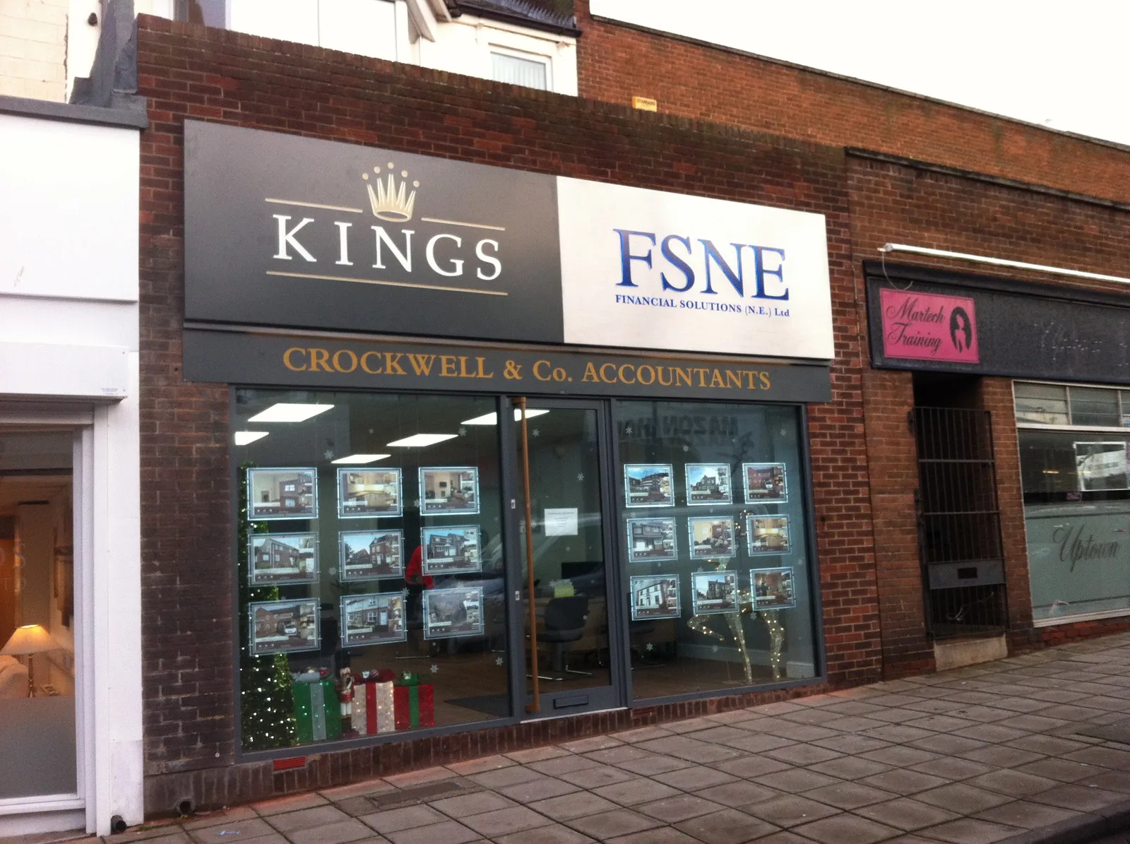Shop fascia signs for local businesses by It'z Print & Design